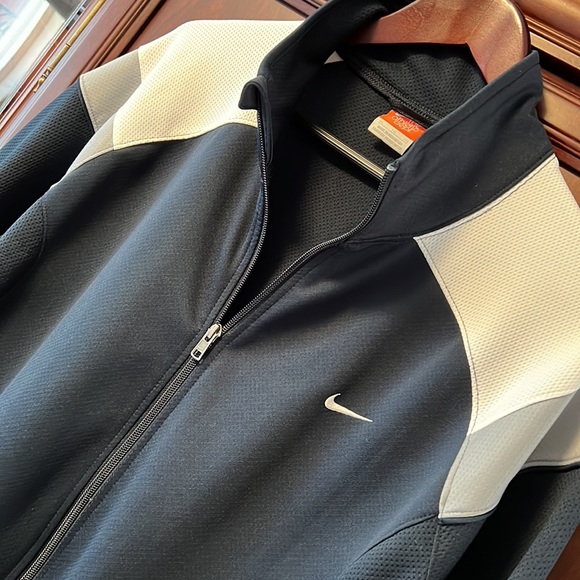 Like New Nike Blue, White & Gray Classic Sportswear Fleece Zip Up Jacket! - Picture 2 of 8